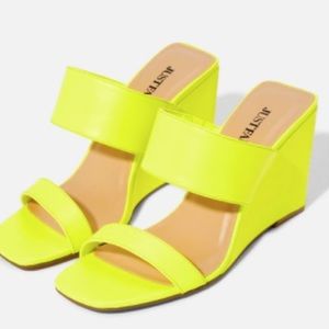 Electric Heart Wedge Sandal - Neon Yellow